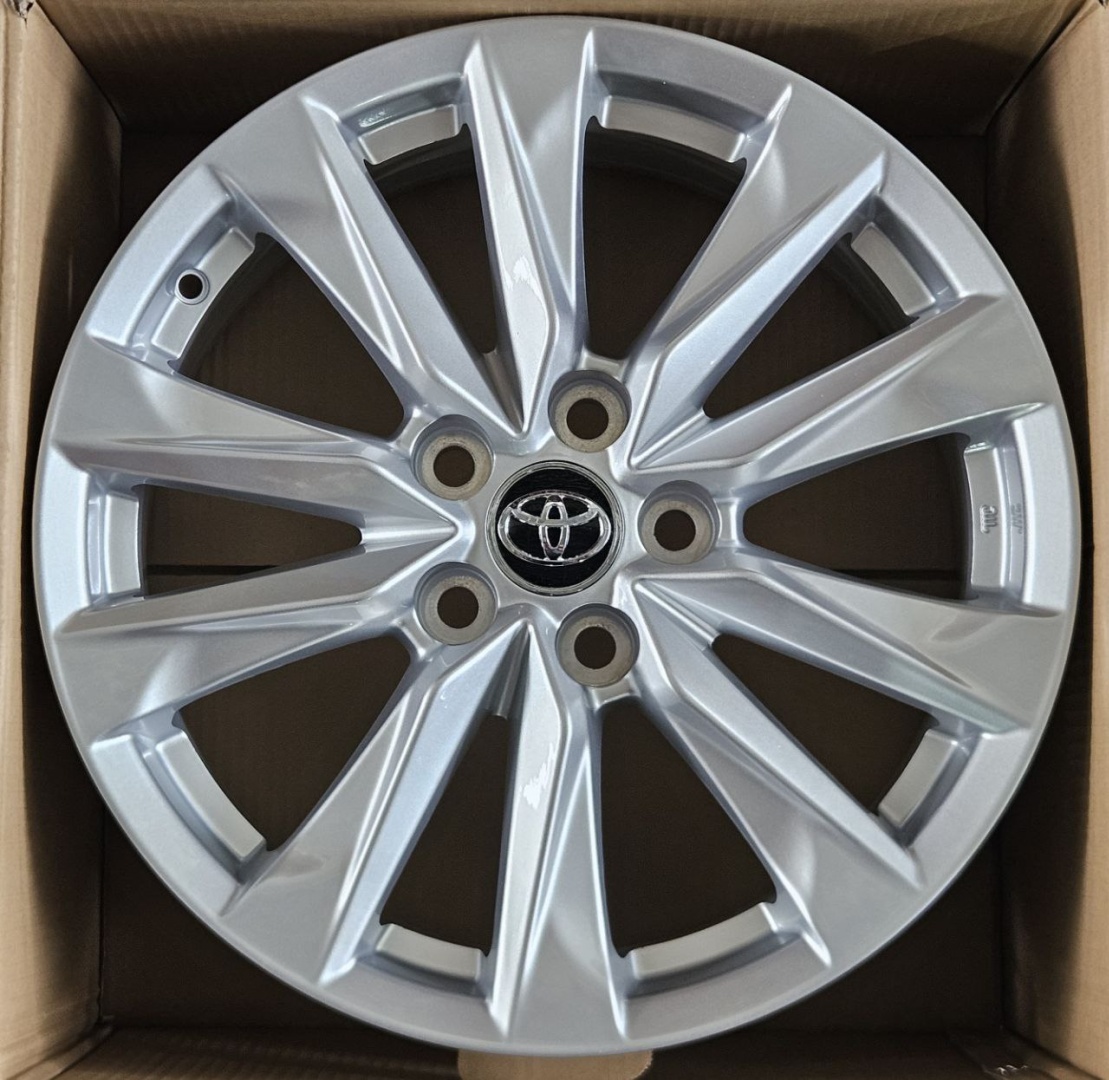 Fonyee H3341F 6.5x17/5x114.3 D60.1 ET35 4 диска серебристый