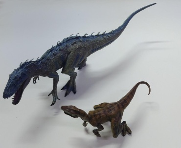198 TOYS Динозавр Индоминус Рекс против Велоцираптора 16 см 2 шт