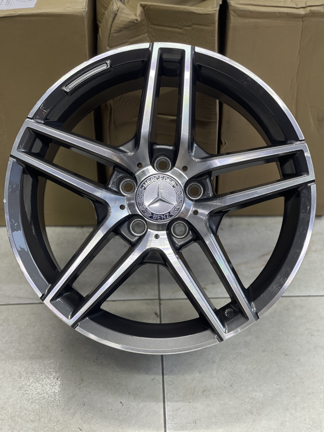 Mercedes-Benz TG03 7.5x17/5x112 D66.6 ET35 4 диска серебристый, графит