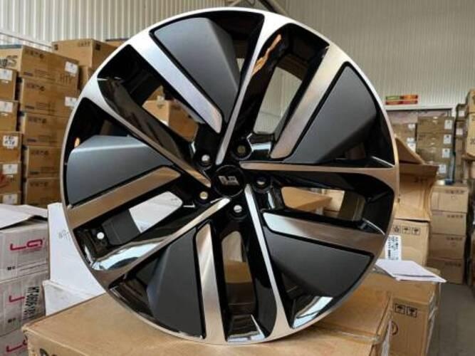 EMIDOS WHEELS 9x21/5x120 D62.5 ET45.5 4 диска черный, серебристый