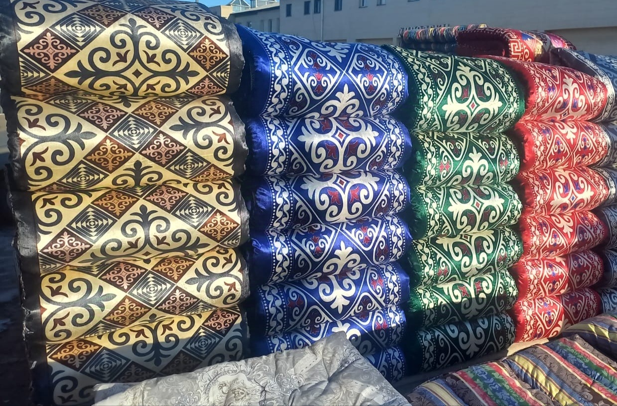 Корпе 230x80 см, вата, красный, зеленый, синий, изумрудный