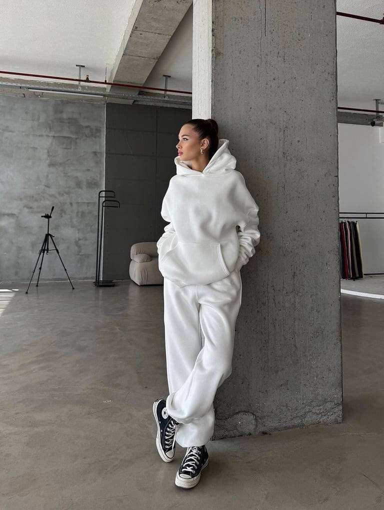 Повседневный костюм KOMMY BRAND белый
