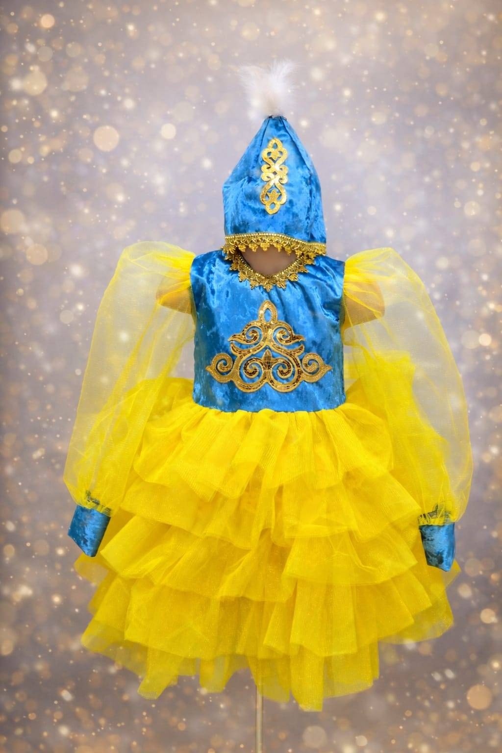 Национальный костюм голубой, желтый