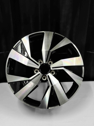 Top Grade Diski0107 8x18/5x112 D57.1 ET35 4 диска черный, серебристый