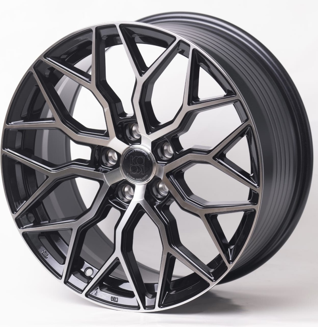 LKN Af705 8.5x19/5x114.3 D73.1 ET35 4 диска черный, серебристый