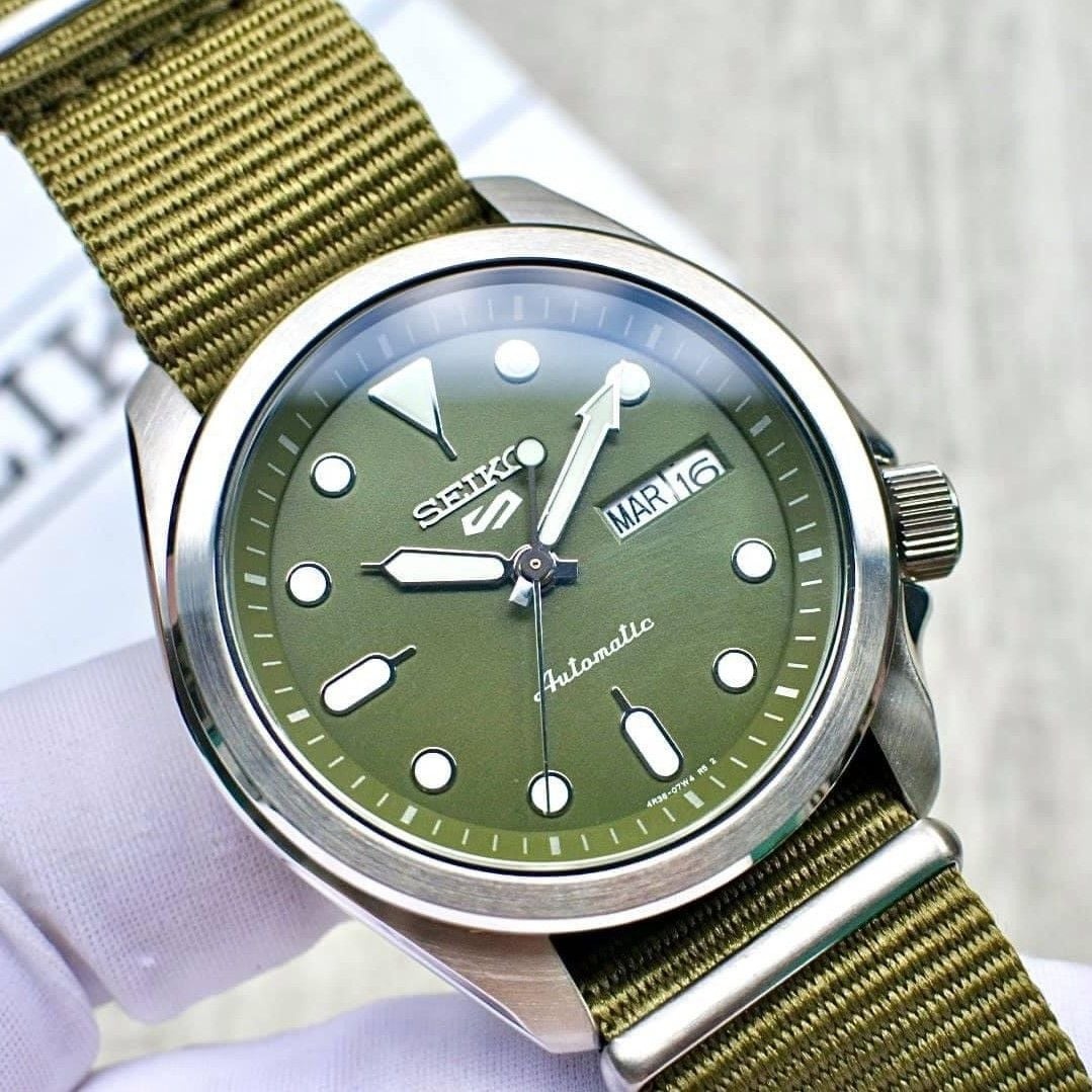 Механические Seiko SRPE65K1 нержавеющая сталь