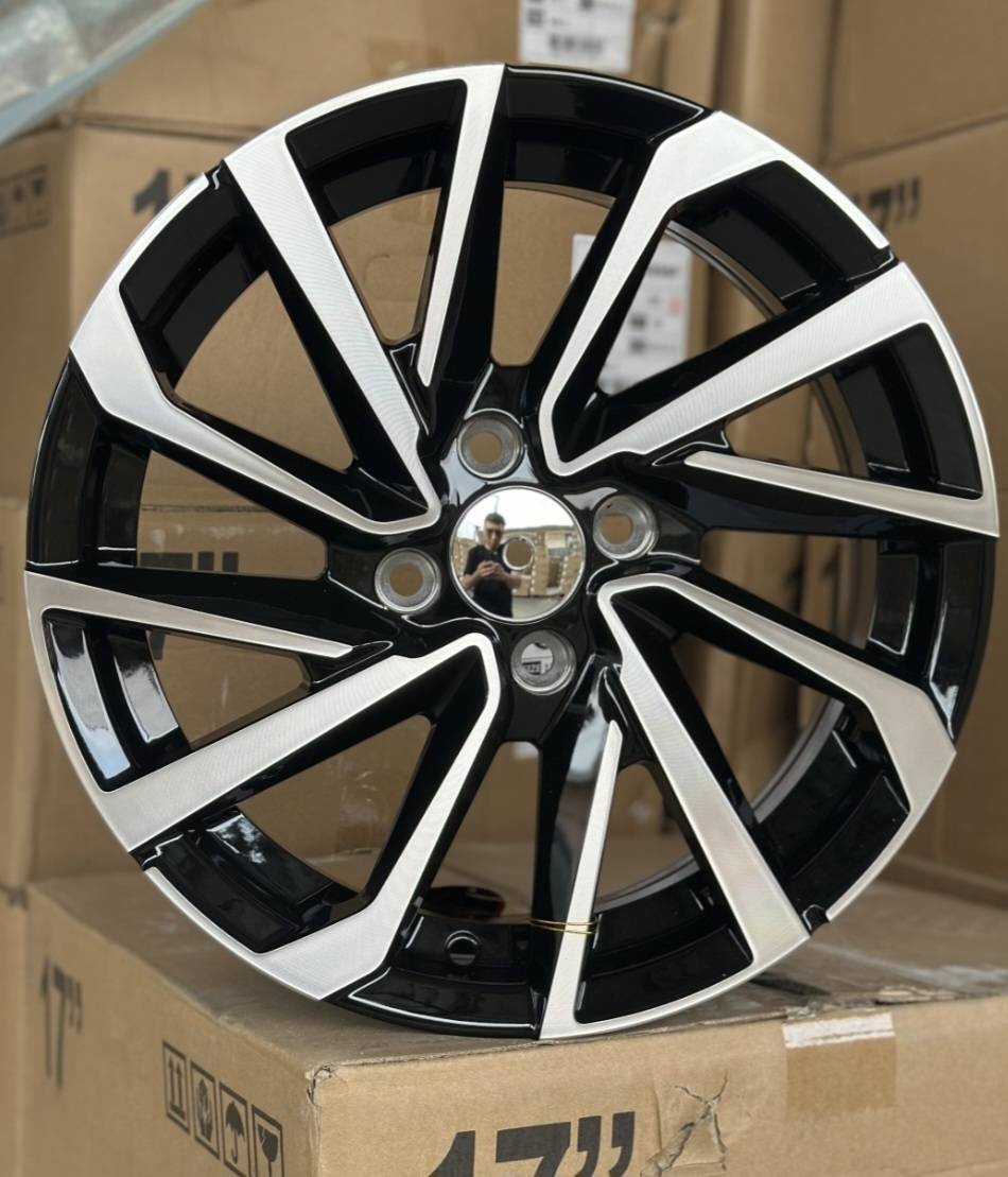 Flow Forming LADA VESTA 7x17/4x100 D60.1 ET35 4 диска черный, серебристый