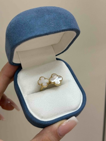 Кольцо ZOLOTOTREND 635045161 размер 19 вес 3.98 г золото, перламутр