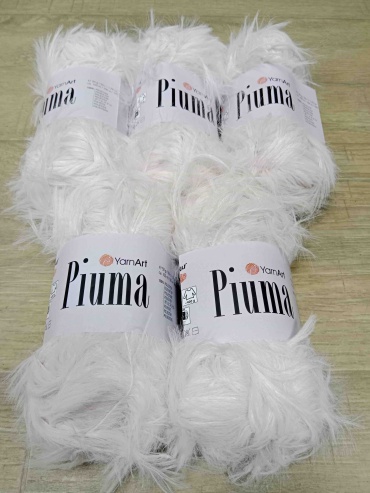 Моток YarnArt пряжа Yarnart Piuma 4409 пудра пудра 100 м 50 г