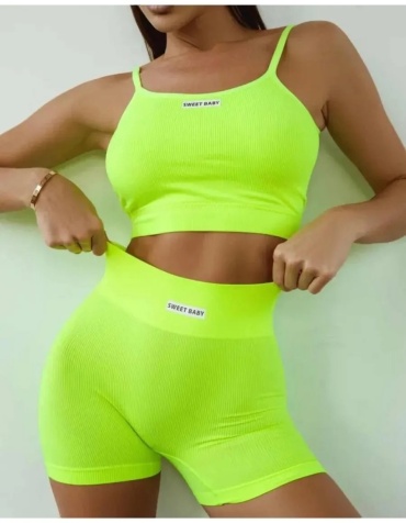 Спортивный костюм салатовый