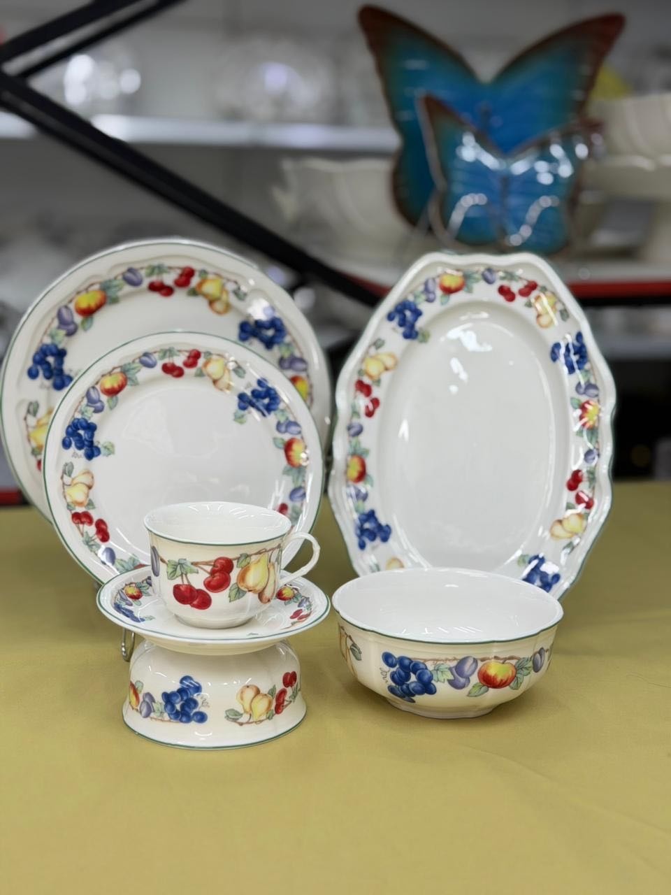Сервиз на 6 персон Хадиджа Коллекция: Pomona Style Принт: Фруктовый микс (яблоко, груша, виноград, вишня), предметов: 38, чайно-столовый, фарфор