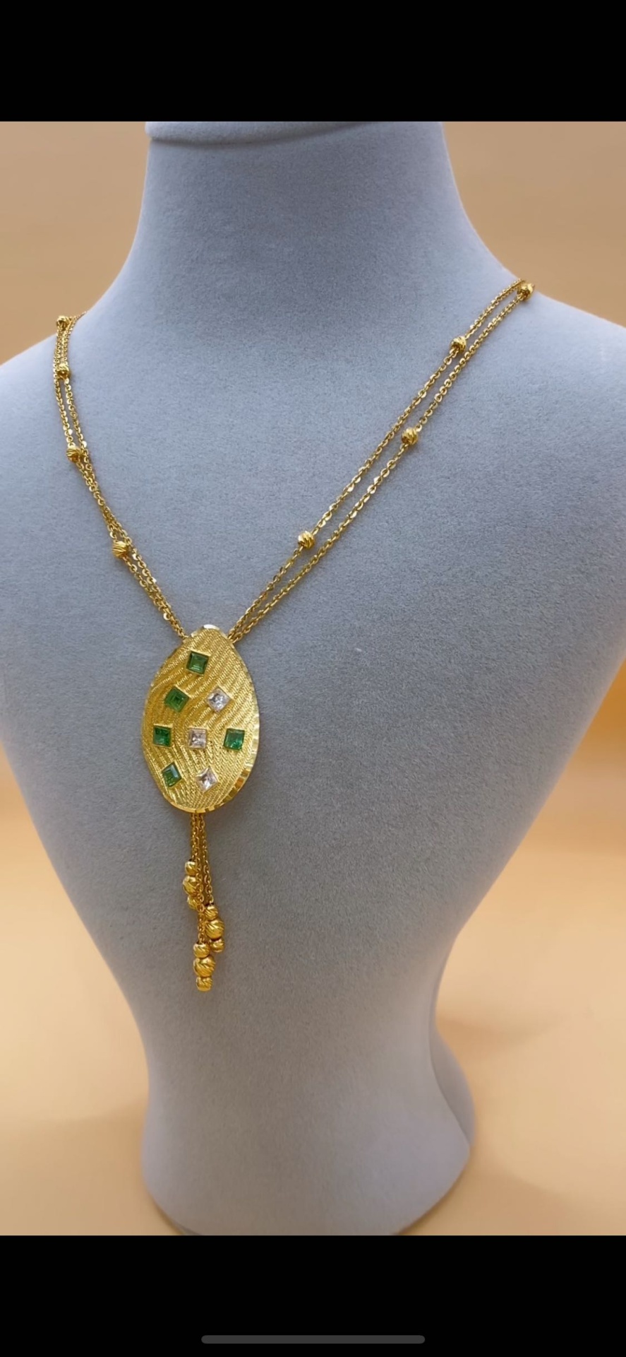 Колье DN Jewelry 11 длина 45 см вес 11 г золото, фианит, изумруд