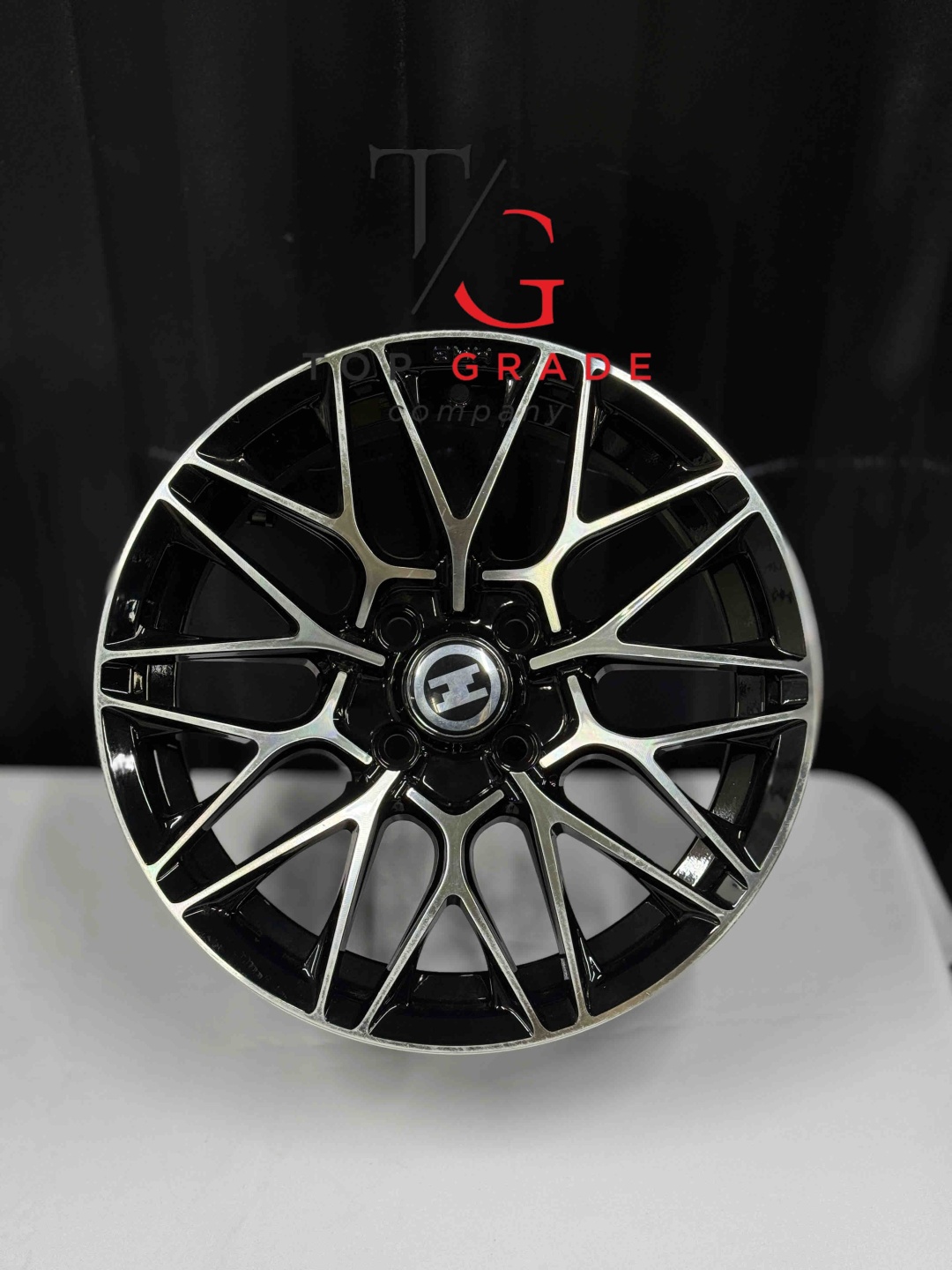 Top Grade Top grade0048 7.5x15/4x100 D67.1 ET35 4 диска черный, серебристый