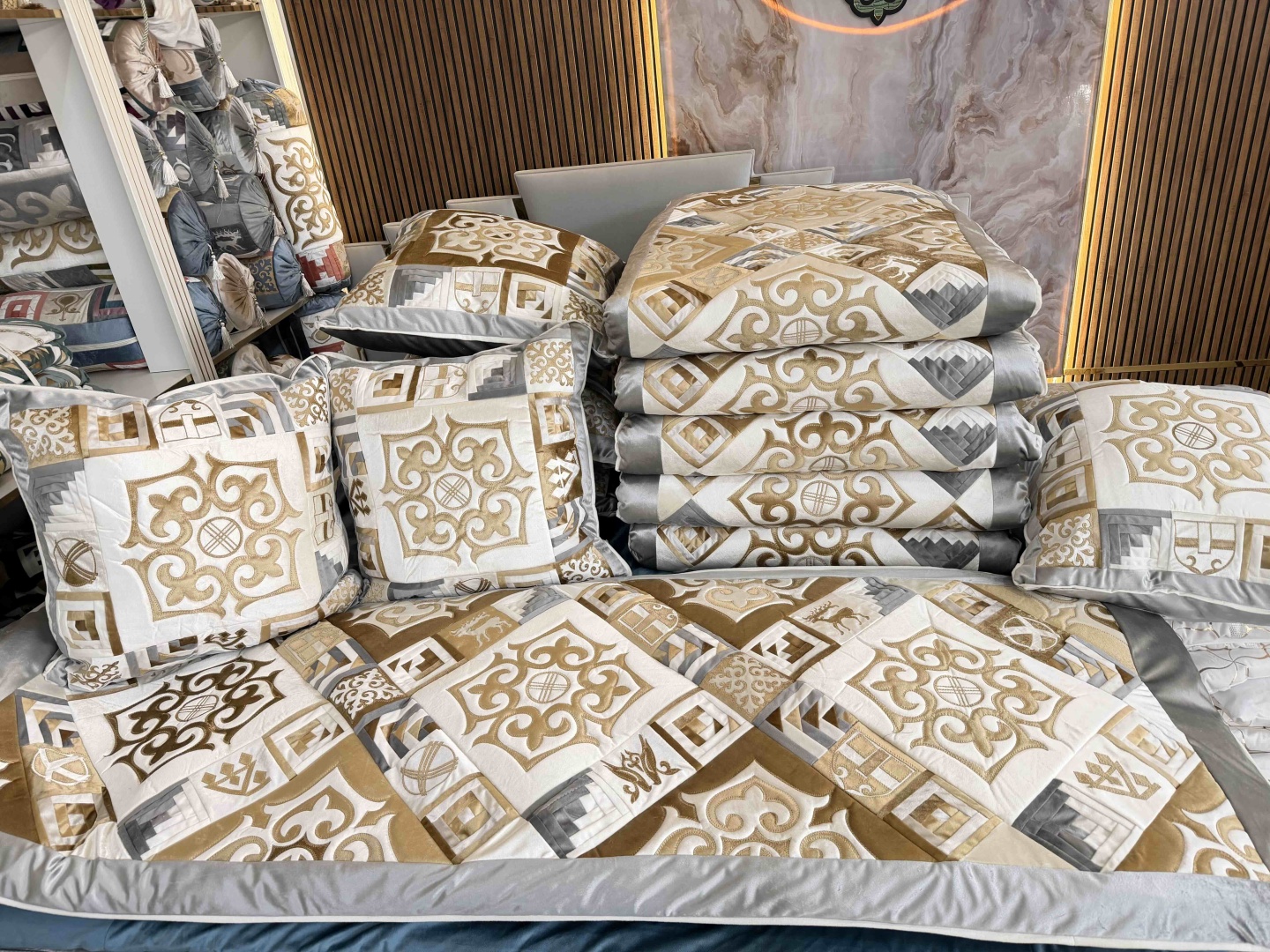 Комплект корпе с подушками 230x80 см, вата, светло - серый