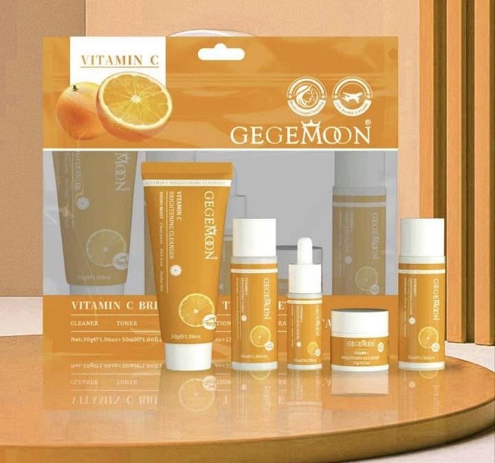 Gegemoon Дорожный набор 5 в 1 с витамином С 75 мл набор по уходу за лицом для женщин
