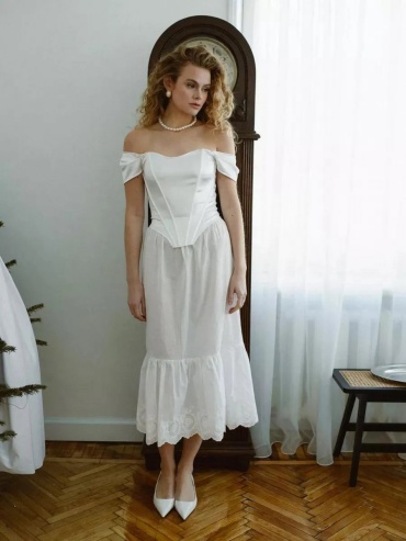 Подъюбник белый