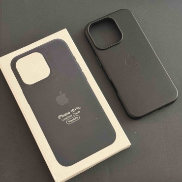 Чехол для Apple iPhone 16 Pro черный