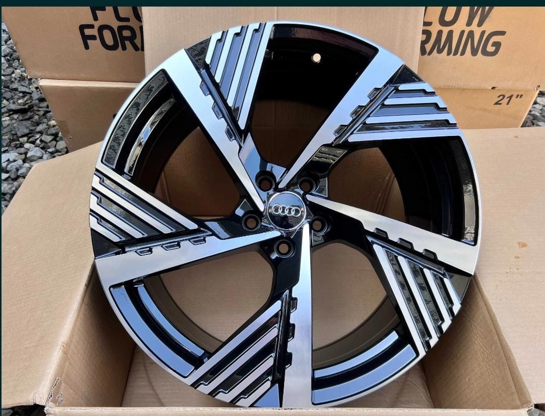 Rainbow AUDI 183 9x20/5x112 D66.6 ET35 4 диска черный, серебристый
