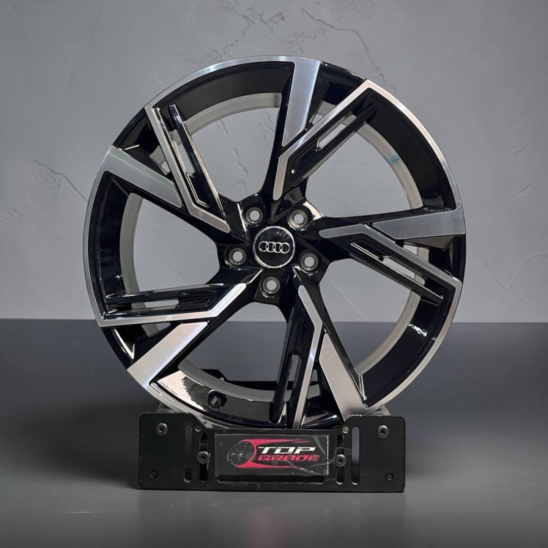 Audi AXM 1046 8.5x19/5x112 D66.6 ET35 4 диска серебристый, черный