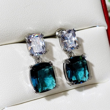 Серьги LoLo Crystals бижутерный сплав, цирконий