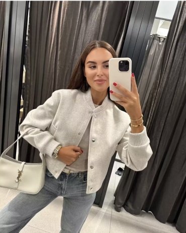 Бомбер August shop бежевый