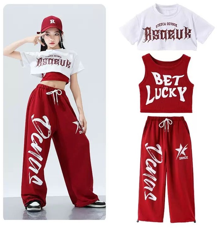 Спортивный костюм белый, красный