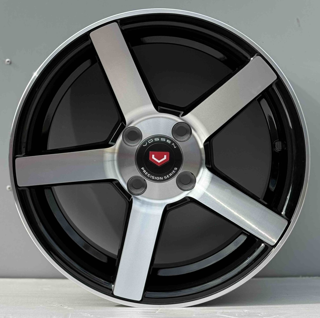 RNO 693 7x15/4x114.3 D67.1 ET35 4 диска черный, серебристый