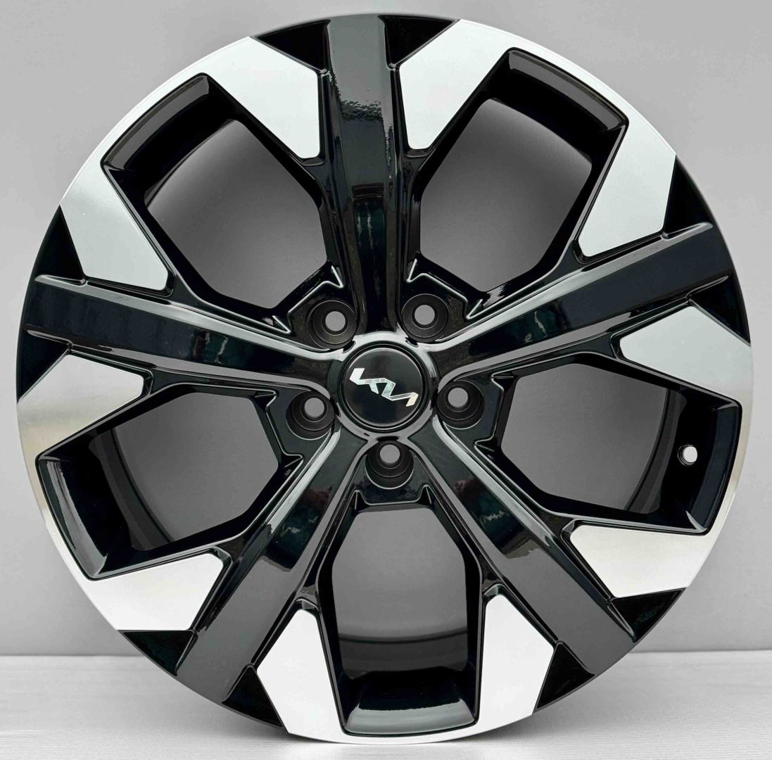 RNO 1167 8.5x20/5x114.3 D67.1 ET45 4 диска черный, серебристый