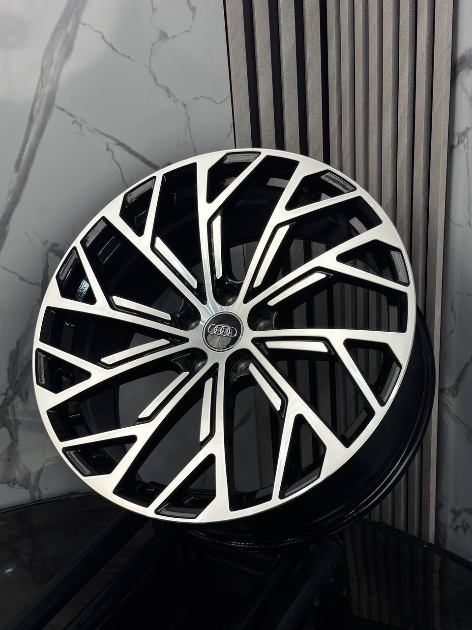 Audi T/G H960F 9x20/5x112 D66.45 ET30 4 диска черный, серебристый