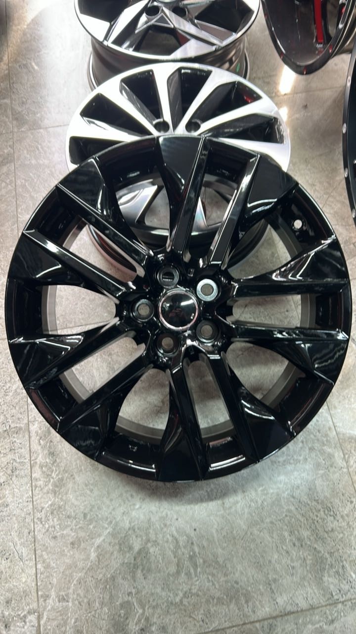 LKN Lkn 4567 7.5x19/5x114.3 D60.1 ET40 4 диска черный