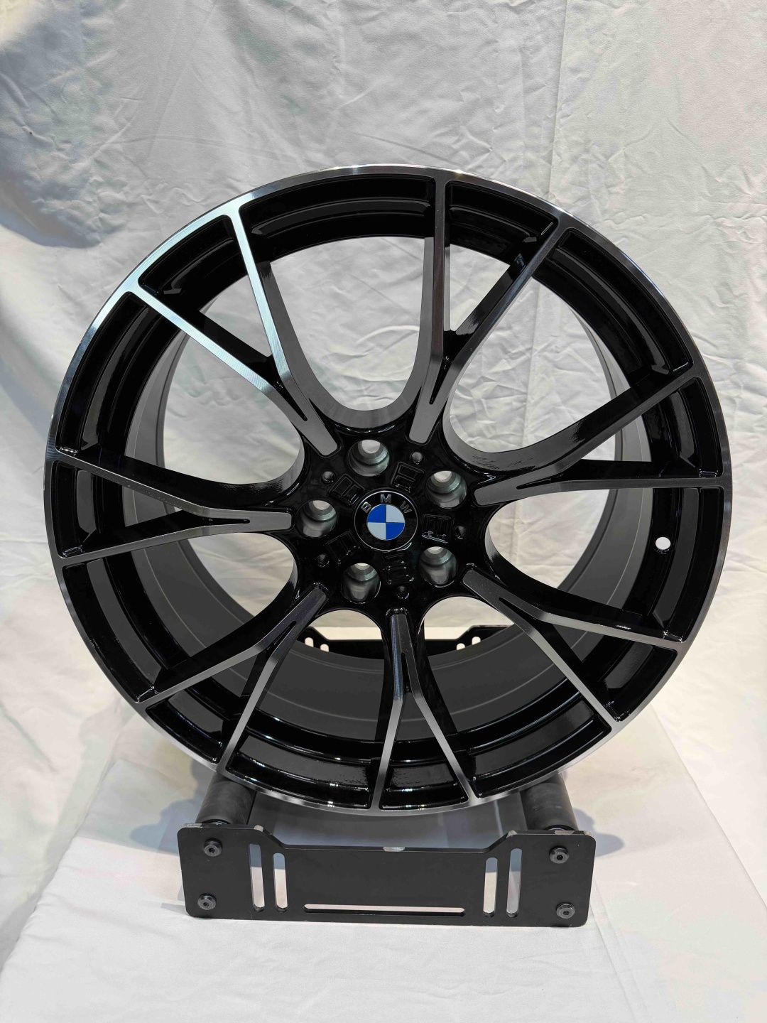 BM 1617 8.5/9.5x20/5x120 D72.6 ET30.35 4 диска черный, серебристый