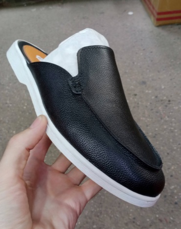 Сабо черный