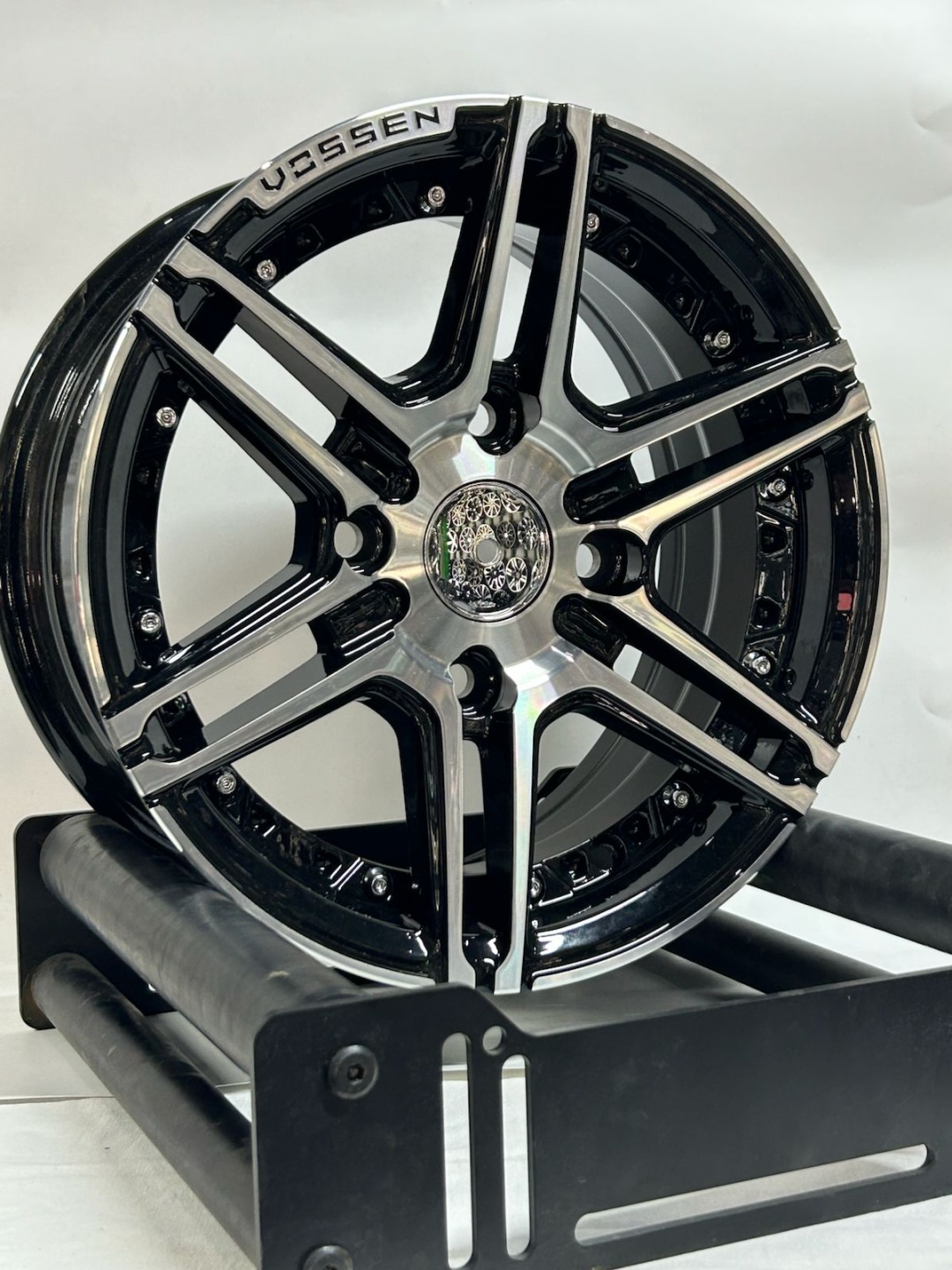 LKN Lkn11 6x13/4x114.3 D73.1 ET30 4 диска черный, серебристый