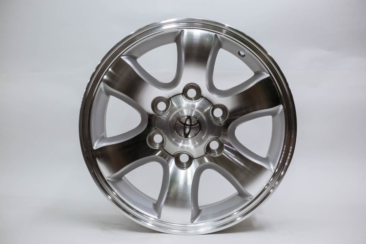 Rainbow PRADO HILUX 7x16/6x139.7 D106.2 ET25 4 диска серебристый