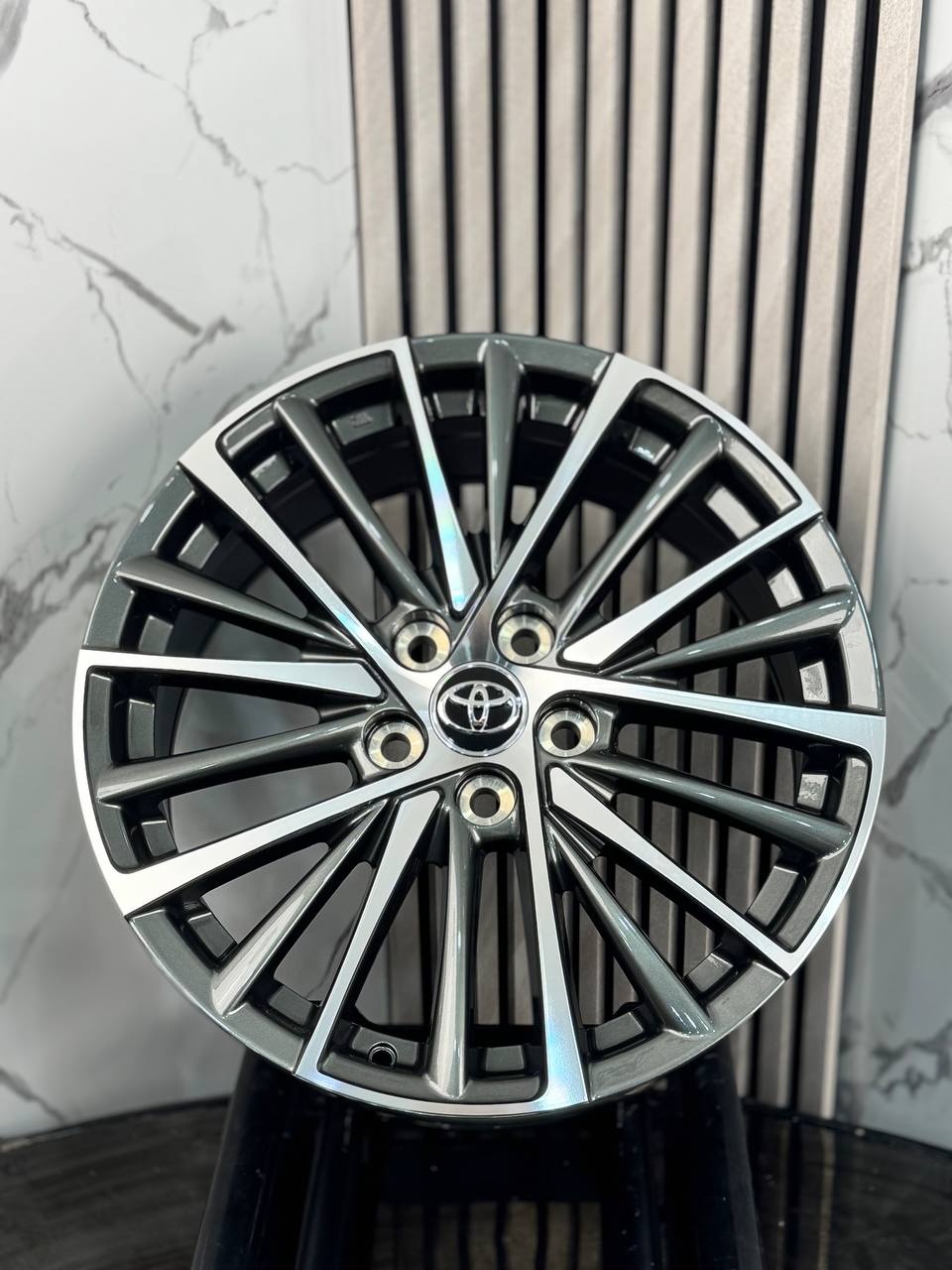 Top Grade Toyota H3409F 8x18/5x114.3 D60.1 ET45 4 диска серый, серебристый