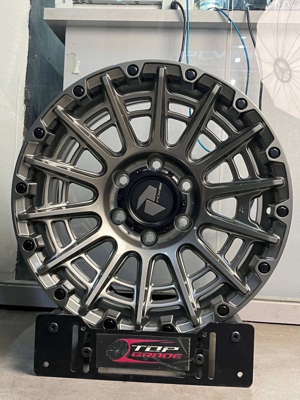 Top Grade AKHM06 8.5x17/6x139.7 D110.1 ET0 4 диска серый