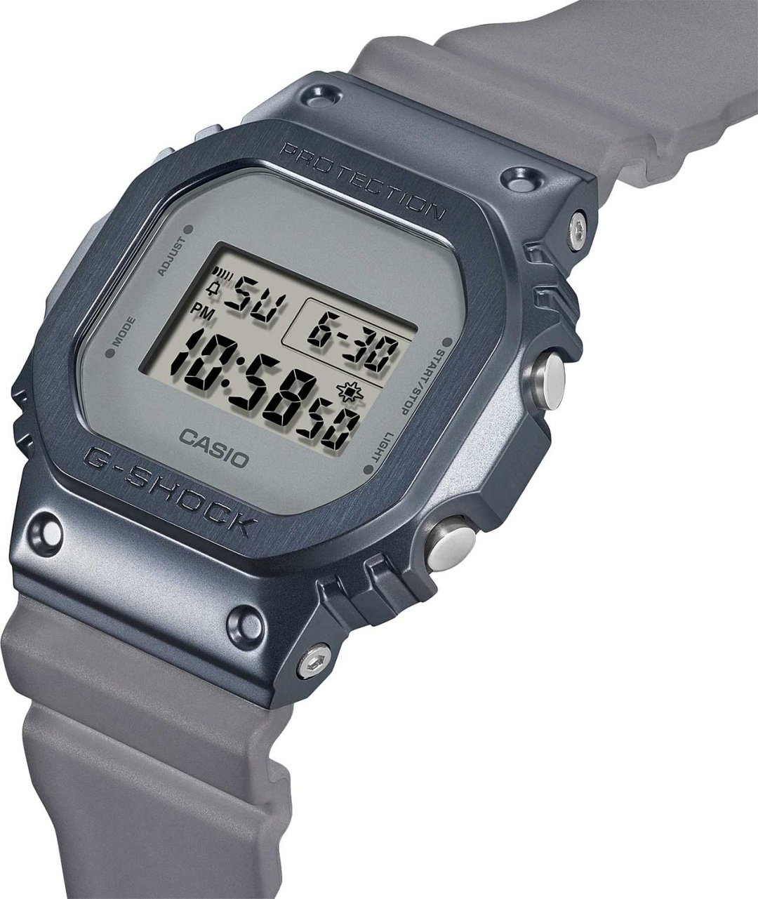 Кварцевые CASIO GM-5600MF-2DR нержавеющая сталь