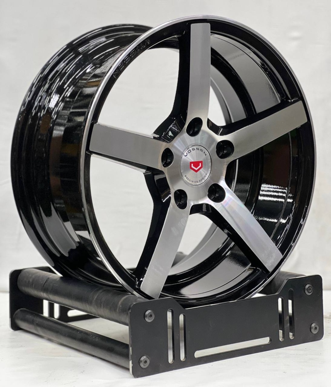RNO 693-2 8x17/5x114.3 D67.1 ET35 4 диска черный, серебристый