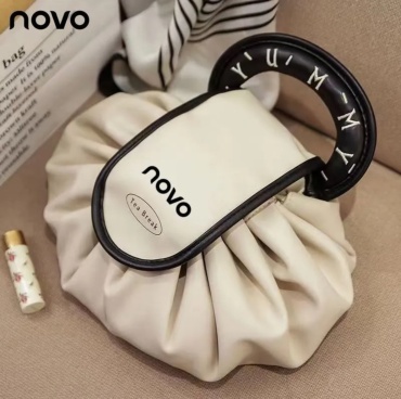 Novo косметичка искусственная кожа бежевый 28X40 см