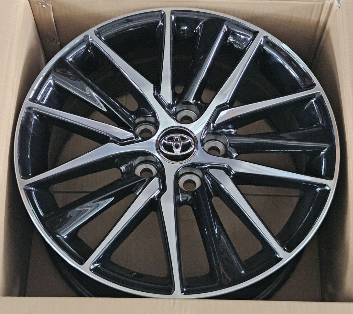 Fonyee H893F 7.5x17/5x114.3 D60.1 ET45 4 диска черный матовый