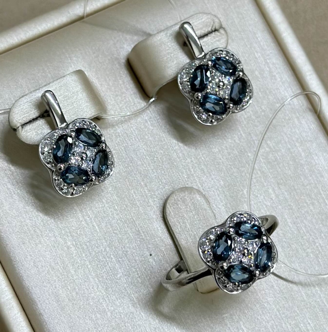 Gaukhar silver SAD063 вес 7.92 г серебро, фианит, лондон топаз