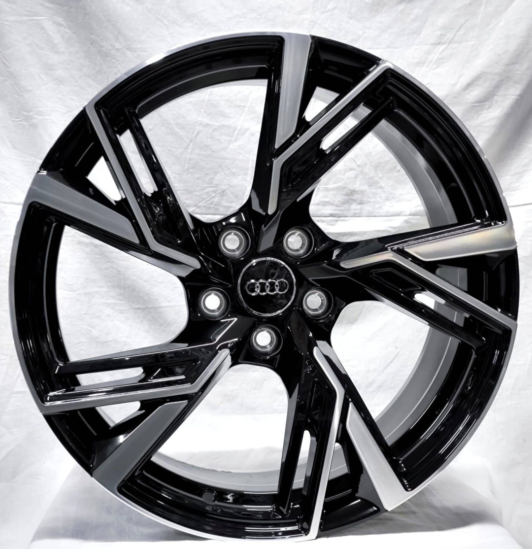 Wheels X24 8x18/5x112 D66.5 ET35 4 диска черный, серебристый