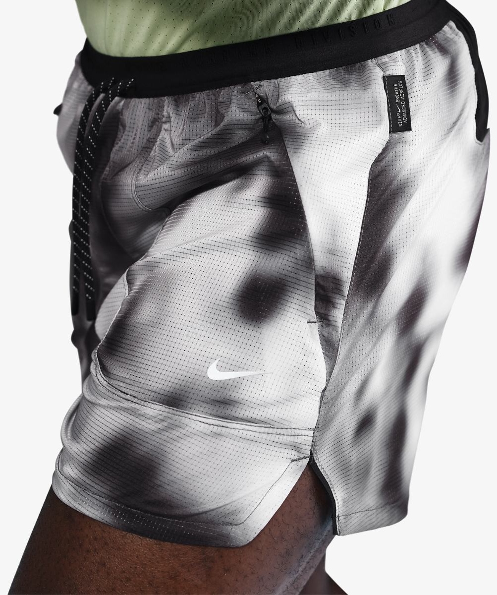 Спортивные шорты Nike черный, белый