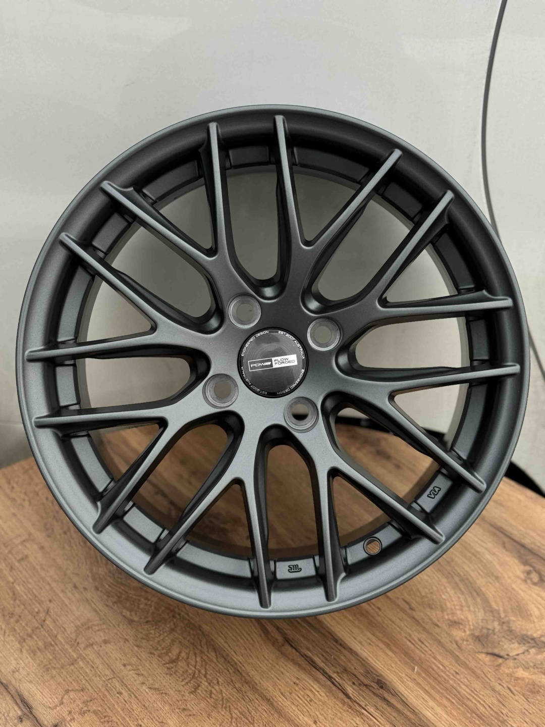 Top Grade 11020 6x14/4x100 D67.1 ET25 4 диска графит