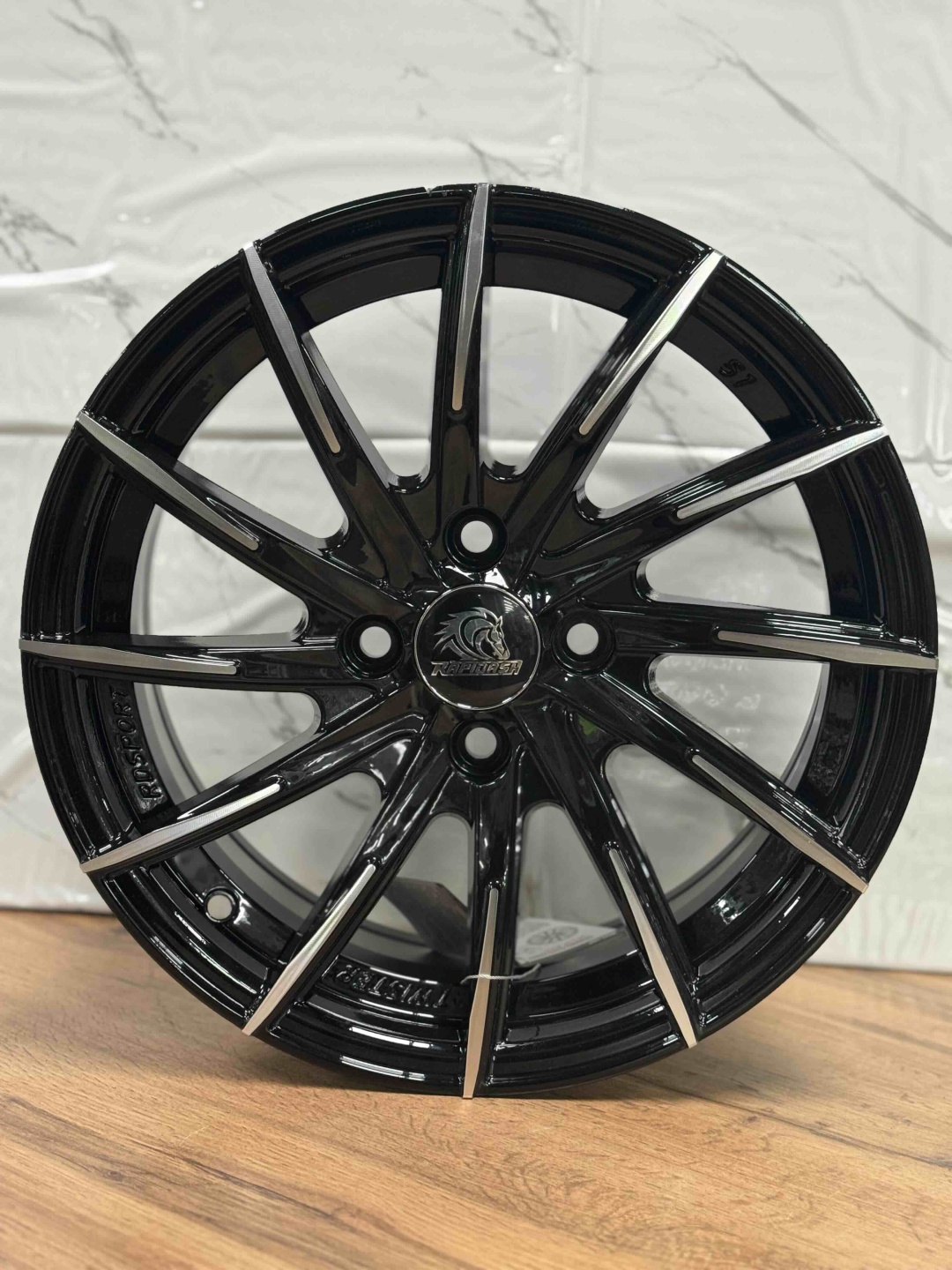 Top Grade 50108 6.5x15/4x100 D67.1 ET35 4 диска черный, серебристый