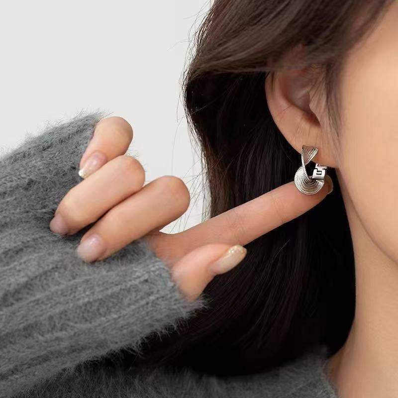 Конго NAZELIA Twist Silver вес 5.6 г серебро, без вставок