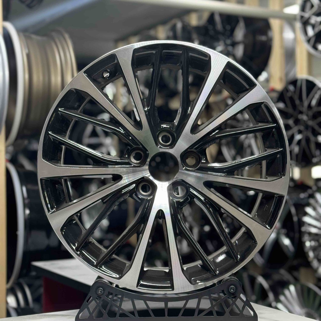 Wheels H649 8x18/5x114.3 D60.1 ET50 4 диска черный, серебристый