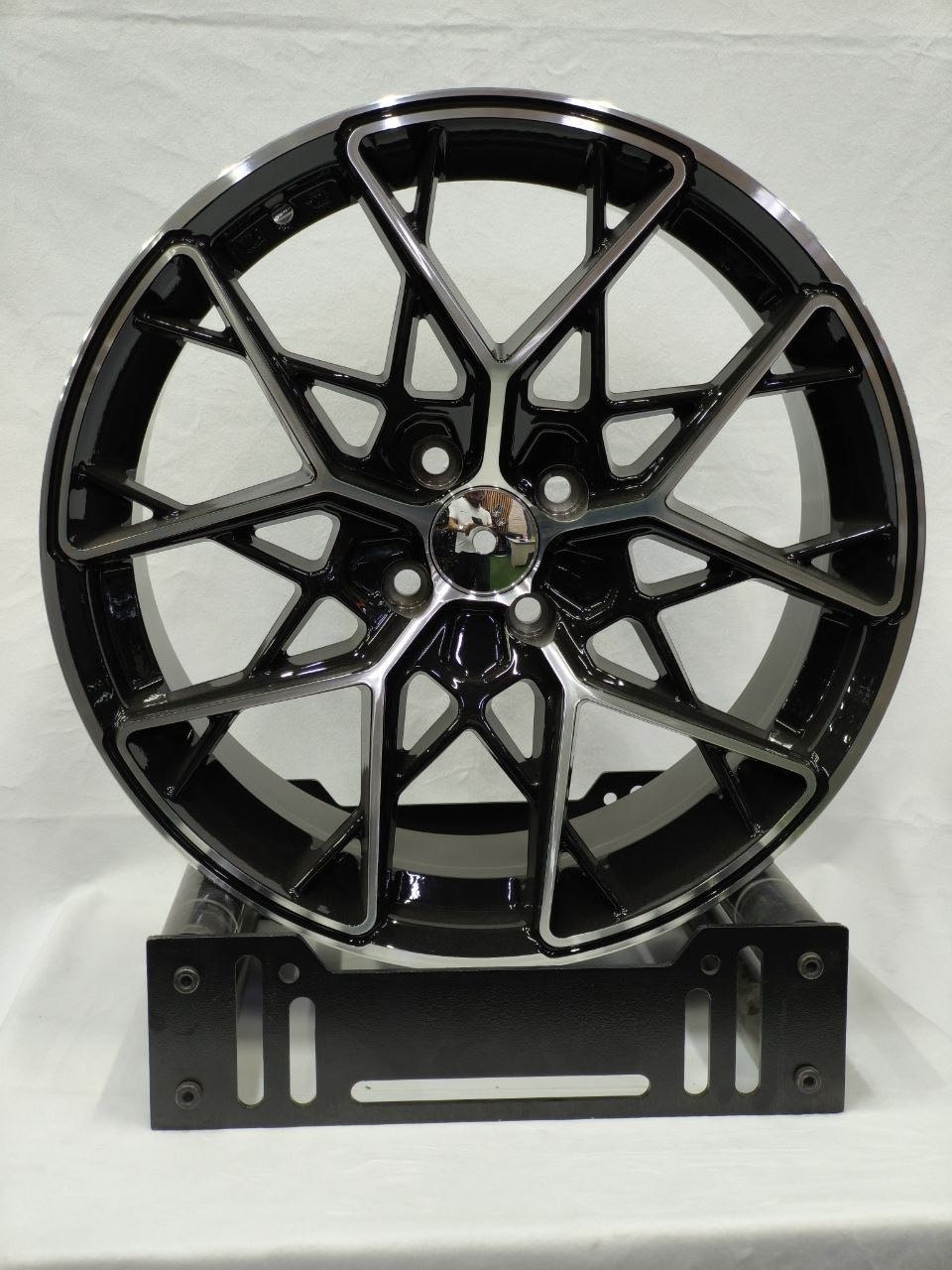 RNO 034 7.5x17/4x100 D67.1 ET35 4 диска черный, серебристый