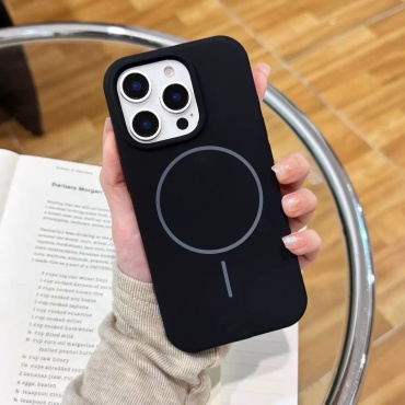 Чехол MORE для Apple iPhone 15 Pro черный