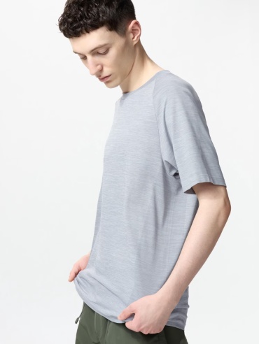 Футболка Uniqlo серый